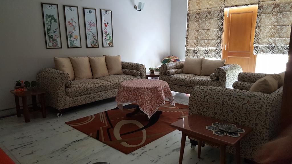 Sabs Bed And Breakfast New Delhi Exterior foto